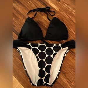Women’s Victorias Secret black & white polka dot bikini.